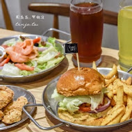 TakeOut Burger & Cafe(忠孝新生店)