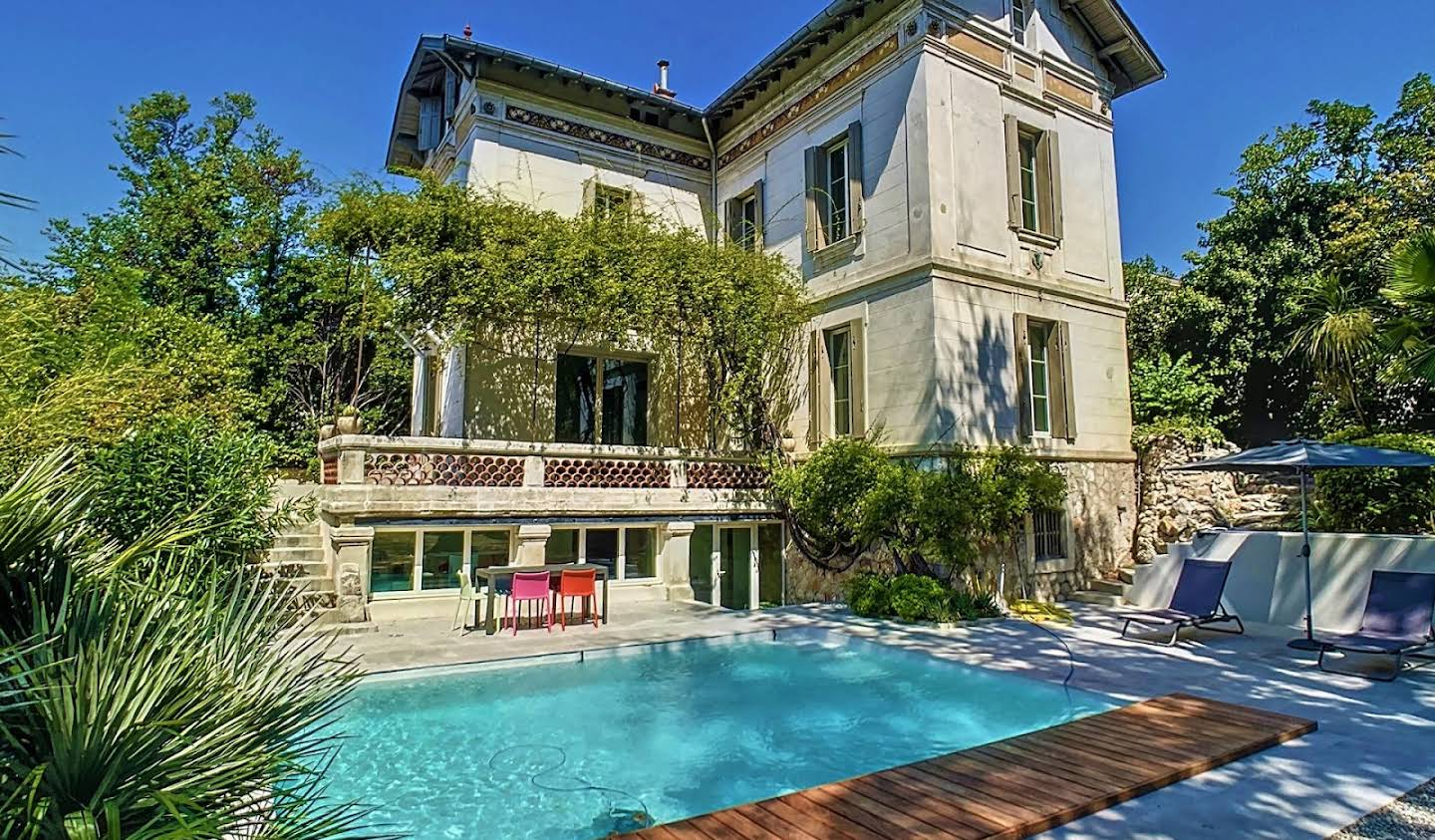 Maison avec piscine et terrasse Villeneuve-les-avignon