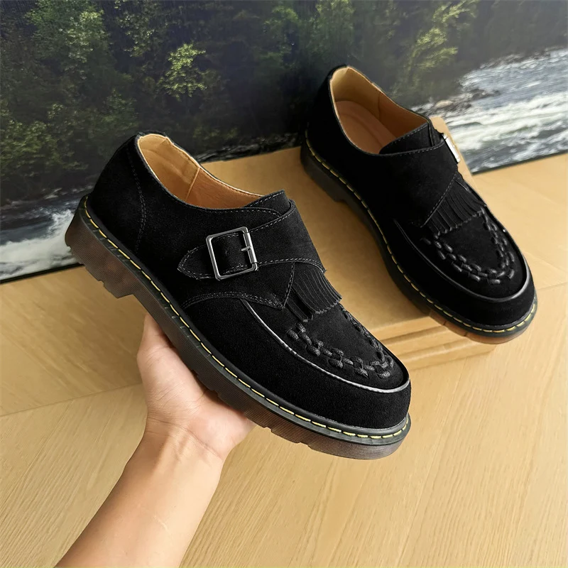 Heren Ronde Schoenen met Geweven Kwastjes – Stijlvol en Comfortabel. Ideaal voor een elegante en casual look, perfect voor dagelijks gebruik.
