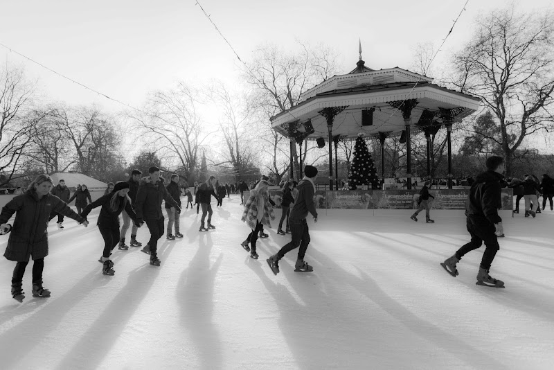 SKATING IN LONDON di pise