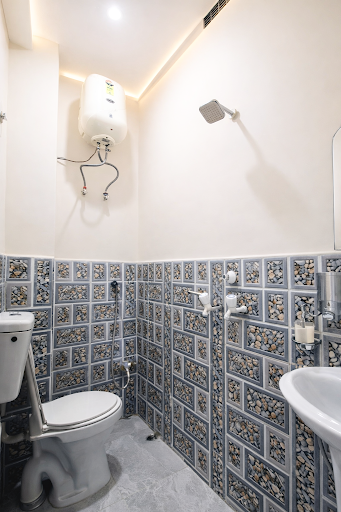 Kohinoor P Guest House — business photo 3