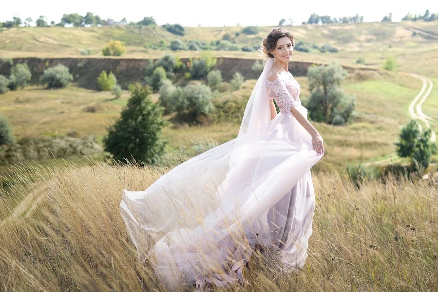 Fotógrafo de casamento Olga Melikhova (olgamelikhova). Foto de 16 de março 2018