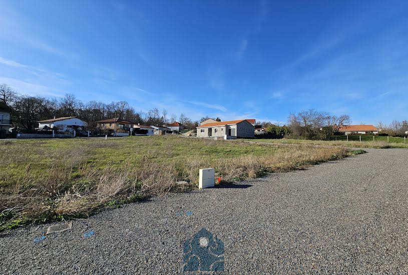  Vente Terrain à bâtir - 558m² à Pessat-Villeneuve (63200) 