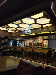 Hype Bar & Bistro photo 4