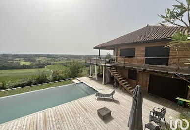 Maison avec piscine et terrasse 1