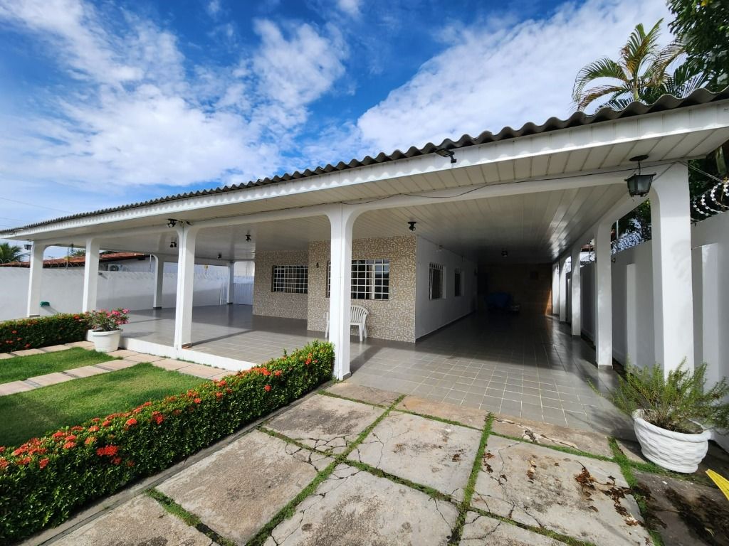 Casa com 4 dormitórios à venda, 294 m² por R$ 890.000,00 - Caçari - Boa Vista/RR