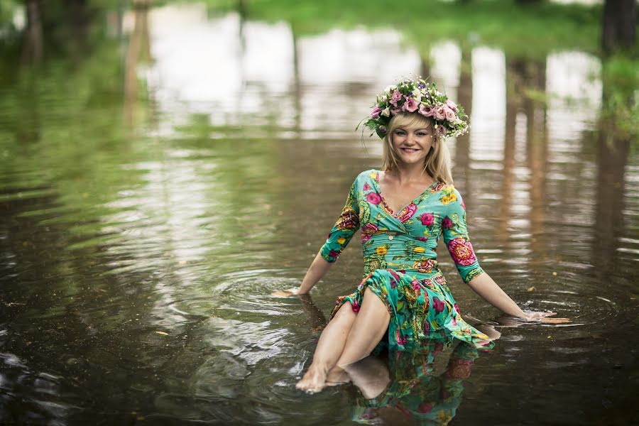 Fotografo di matrimoni Nadezhda Lebedeva (shadowsurgut). Foto del 5 luglio 2015