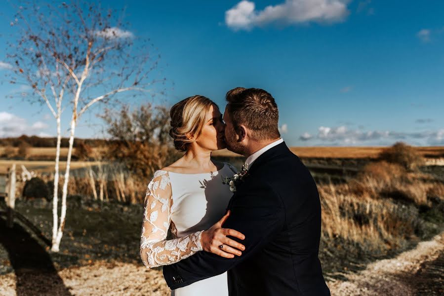 Wedding photographer Adam Barnard (adambarnardphoto). Photo of 2 July 2019