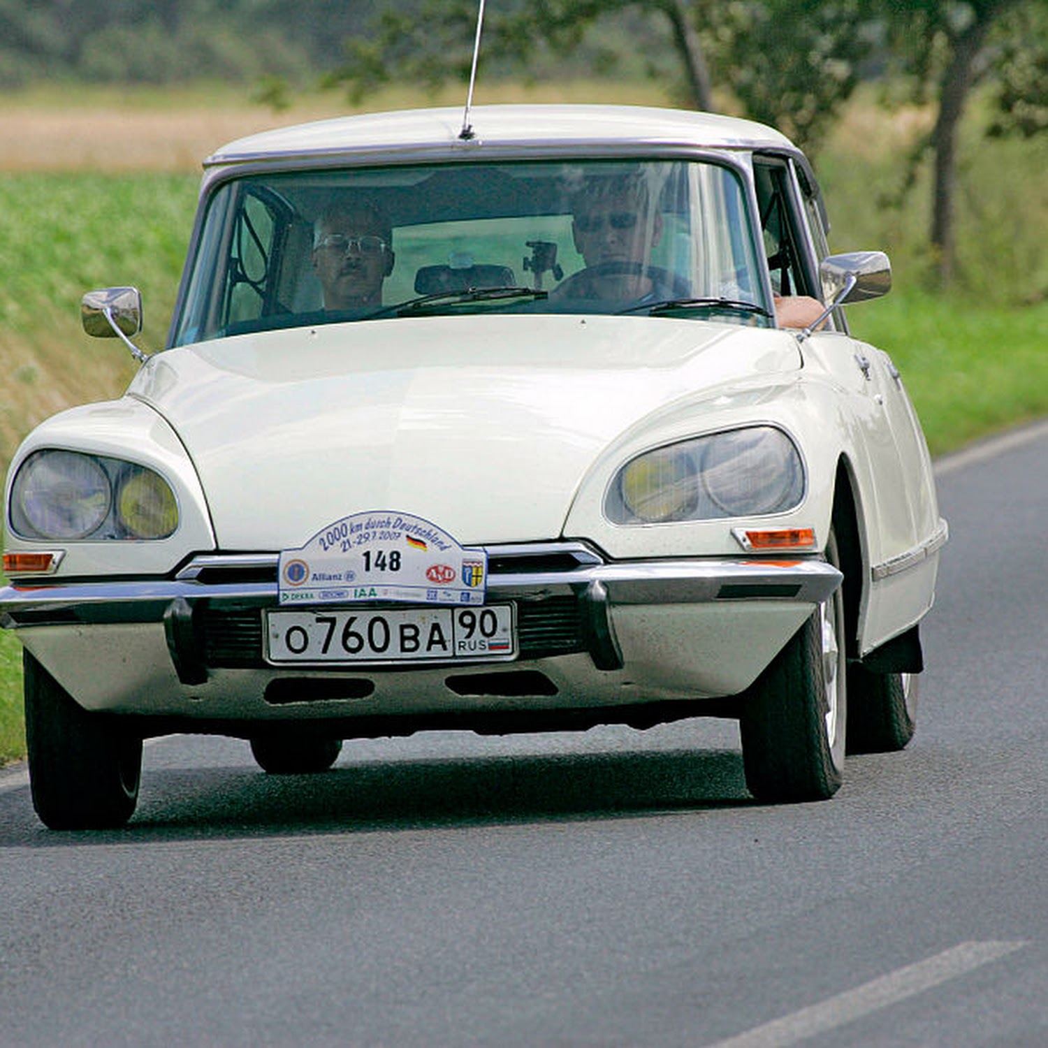 Unboxing The Legendary Citroen Ds