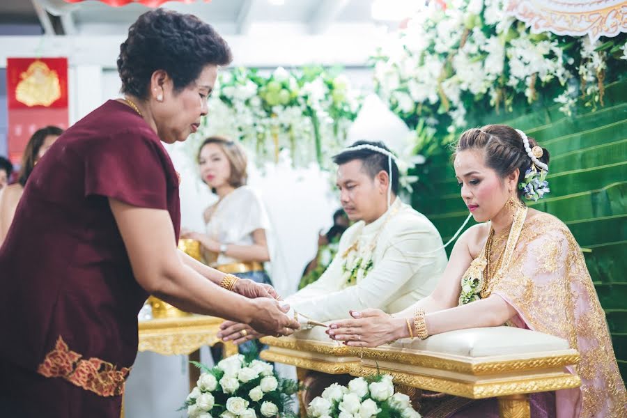 Fotógrafo de bodas Suthas Podee (lingdumstudio). Foto del 8 de septiembre 2020