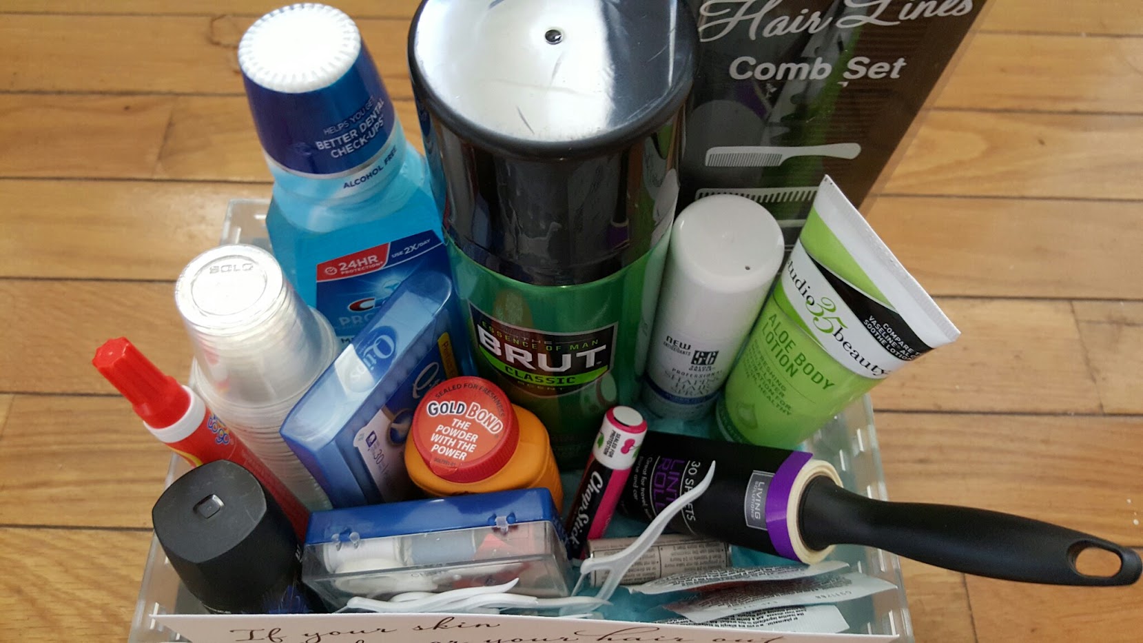 What to put in a wedding bathroom basket, tips for women and men