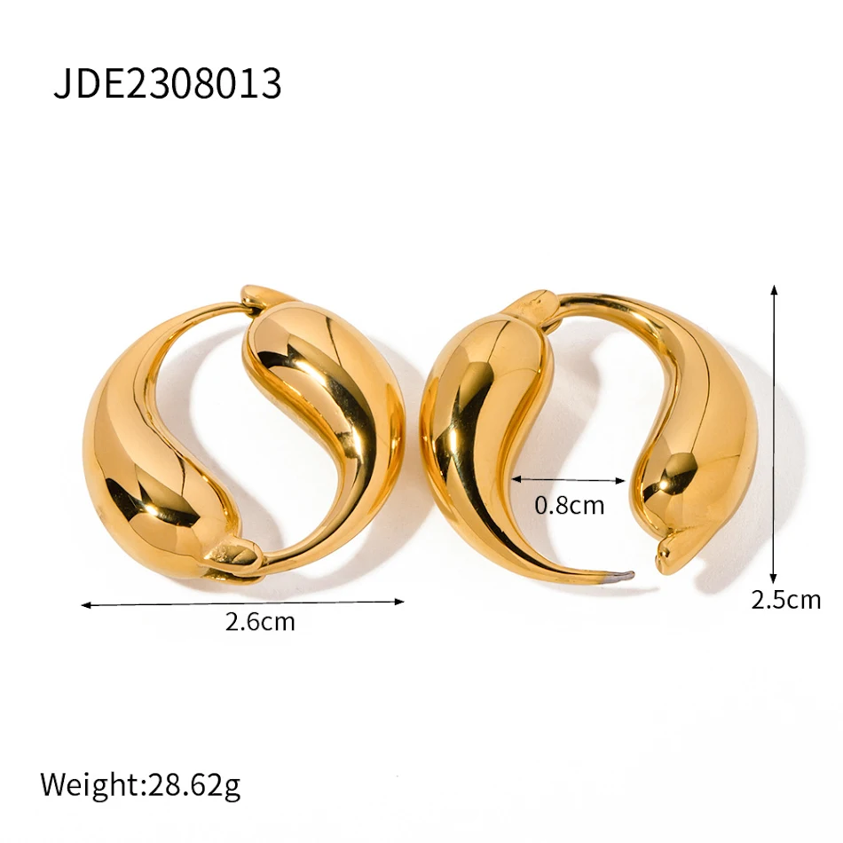 Boucles d'oreilles personnalisées dorées tendance Poissons. Un cadeau unique, chic et avec votre signe astrologique.