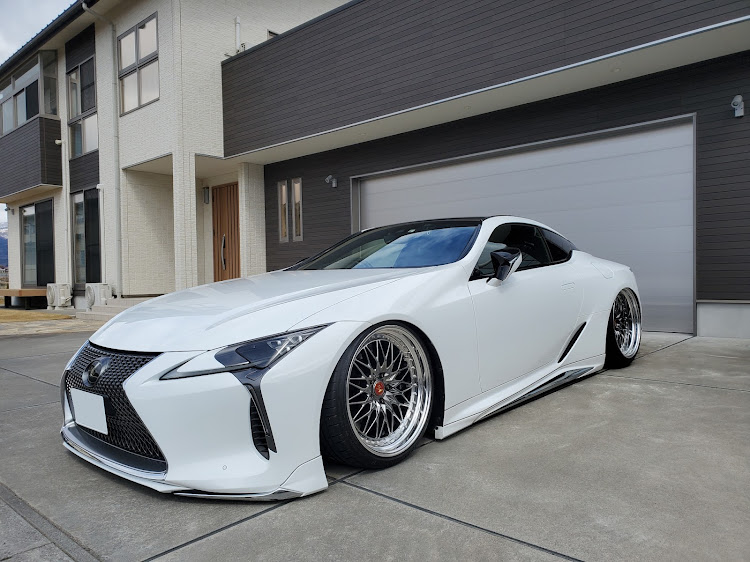LCのLC500・エアサス・workwheels・airforcesuspension・air forceに関するカスタム事例の投稿画像1枚目