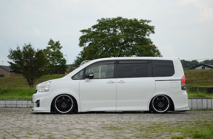 ヴォクシーのみんなでつくろうホイール図鑑・七零保存會　東北支部・4"86spec・自分の車のレアパーツ・イメチェン後の撮影に関するカスタム事例の投稿画像3枚目