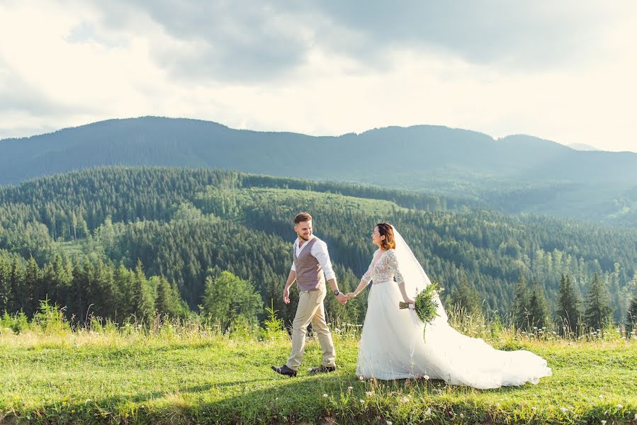 Fotógrafo de casamento Kseniya Ivanova (kinolenta). Foto de 8 de março 2019