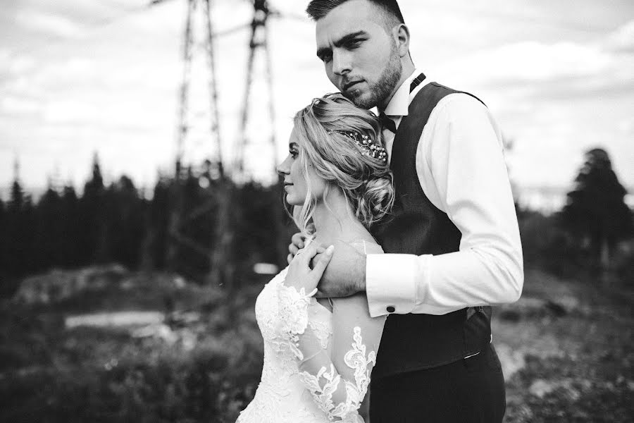 Fotografo di matrimoni Anna Perevozkina (annaperevozkina). Foto del 17 giugno 2019
