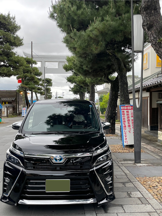 ヴォクシーの黒を綺麗に乗る・鳥取・水木しげるロード・島根・出雲大社に関するカスタム事例の投稿画像1枚目