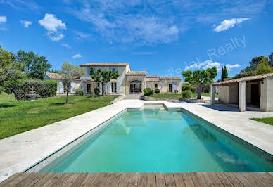 Maison avec piscine et terrasse 11