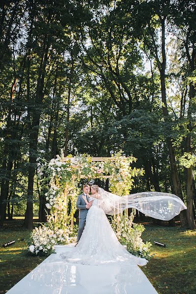 Fotógrafo de casamento Lola Alalykina (lolaalalykina). Foto de 4 de novembro 2019