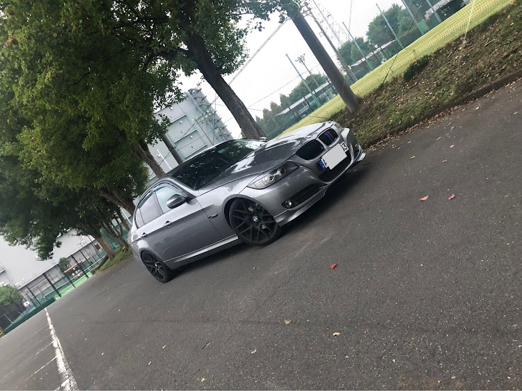 320iのe90後期・3シリーズ セダン・秋の気配・明日はお休みに関するカスタム事例の投稿画像4枚目