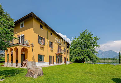 Villa avec piscine et jardin 2