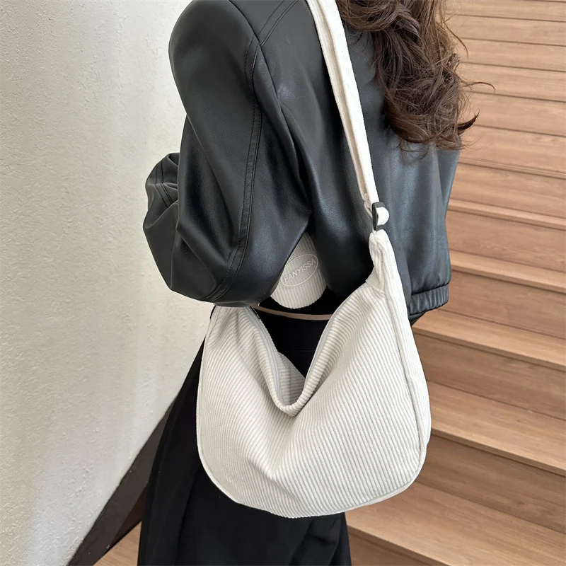 Koreaanse eenvoudige schoudertas voor dames, ideaal voor dagelijks gebruik, lichtgewicht en comfortabel, perfect voor over de schouder, stijlvol ontwerp.