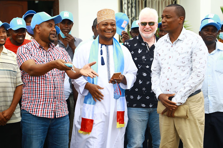 Kisauni MP Ali Mbogo, Wiper religious affairs secretary Sheikh Twaha Omar, Coast NEC member Mohammed Zakir and Mombasa county coordinator Alex Masha in Buxton on September 19.