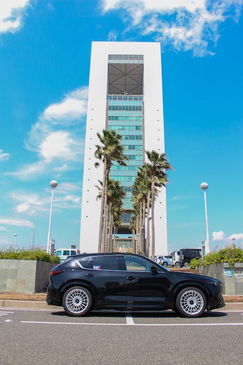 CX-5のドライブ・写活・縦構図・真横ショット・６月も宜しくお願いしますに関するカスタム事例の投稿画像1枚目