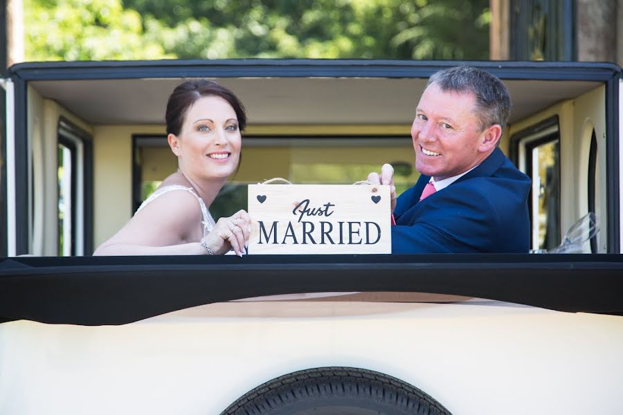 Fotógrafo de casamento Melanie Chitty (melaniechitty). Foto de 3 de junho 2019