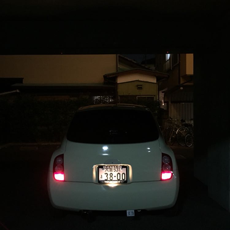 マーチのナンバー灯に関するカスタム事例の投稿画像3枚目