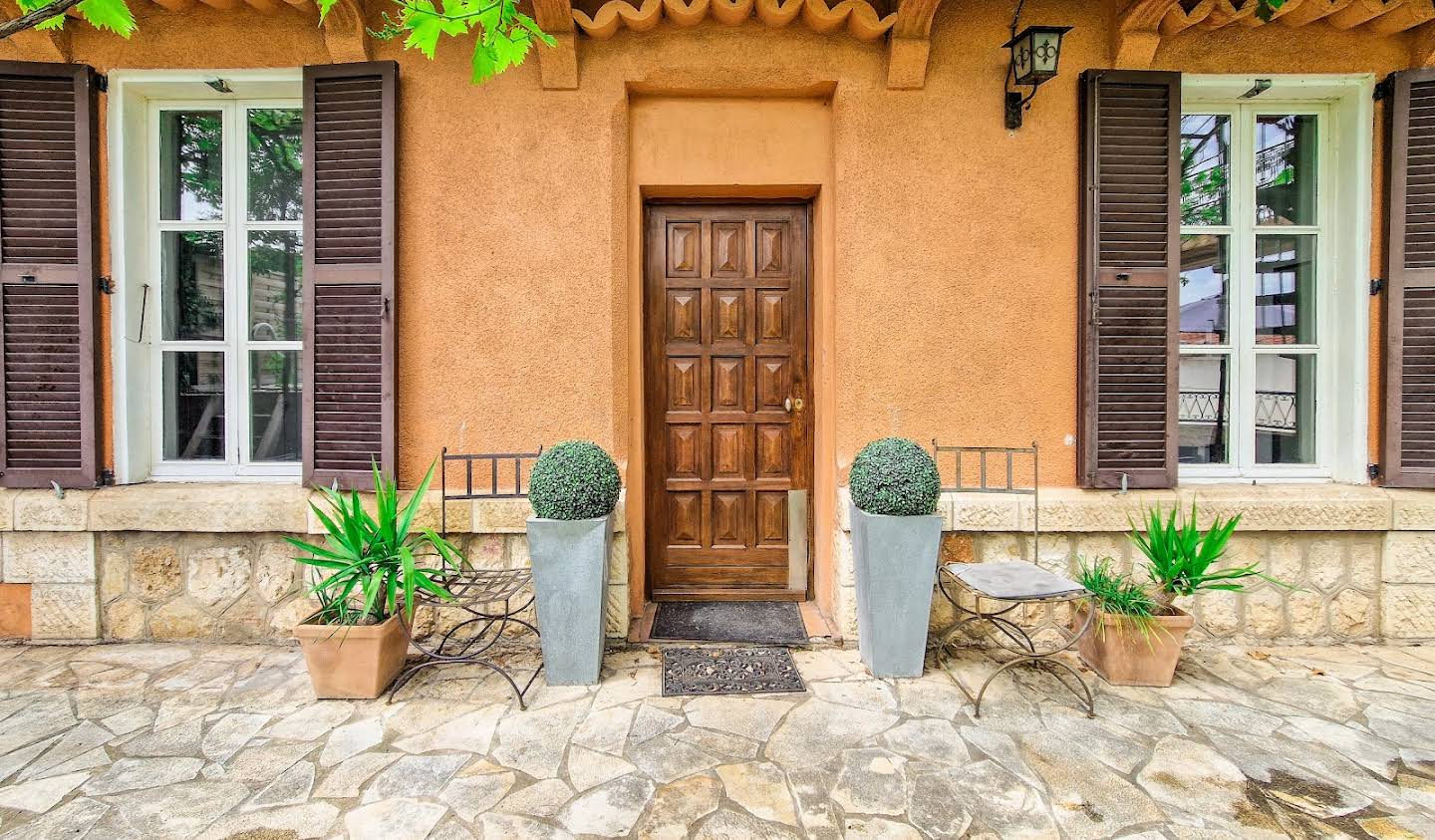 House with pool and garden Gattières