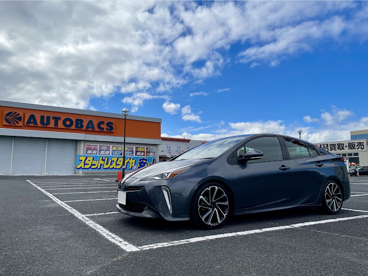 プリウスの休日の過ごし方・土曜日の朝・プリウス50系・クルマ好きと繋がりたい・用品探しに関するカスタム事例の投稿画像1枚目