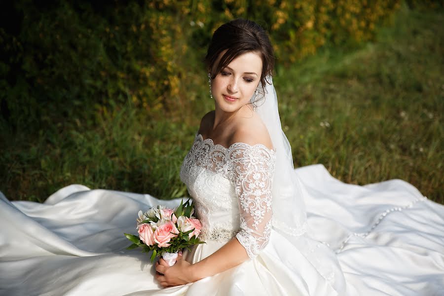 Wedding photographer Yana Konovalova (yanchows). Photo of 28 October 2019