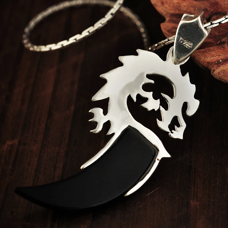 Joyería al por mayor de plata de ley 925 para hombre, adorno de media luna con ónix negro. Estilo moderno y con poder.