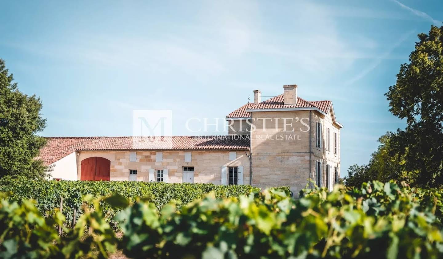 Vignoble avec dépendances Saint-Emilion