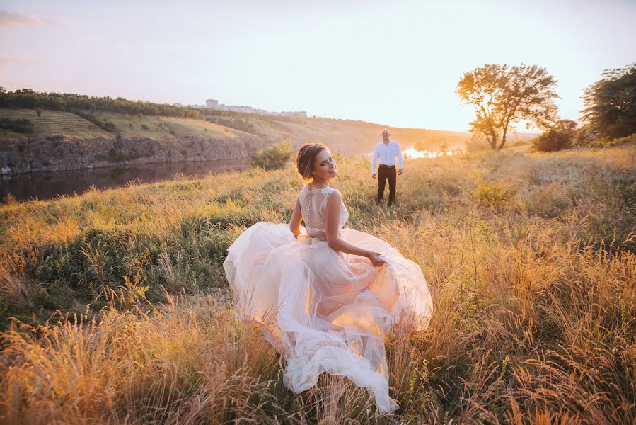 Fotógrafo de casamento Denis Minaev (minaha). Foto de 25 de junho 2017