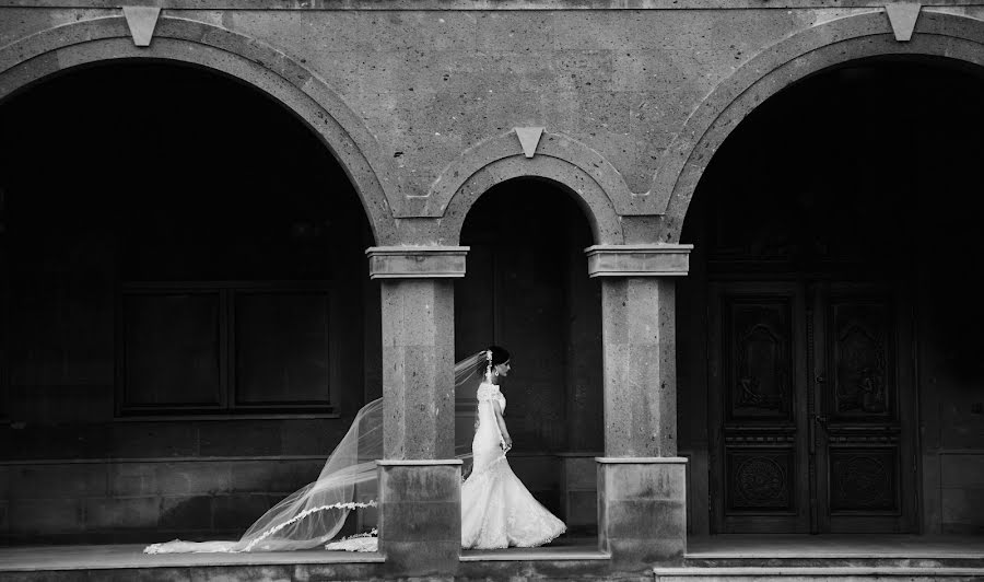 Fotógrafo de casamento Denis Aliferenko (alifer). Foto de 9 de abril 2019