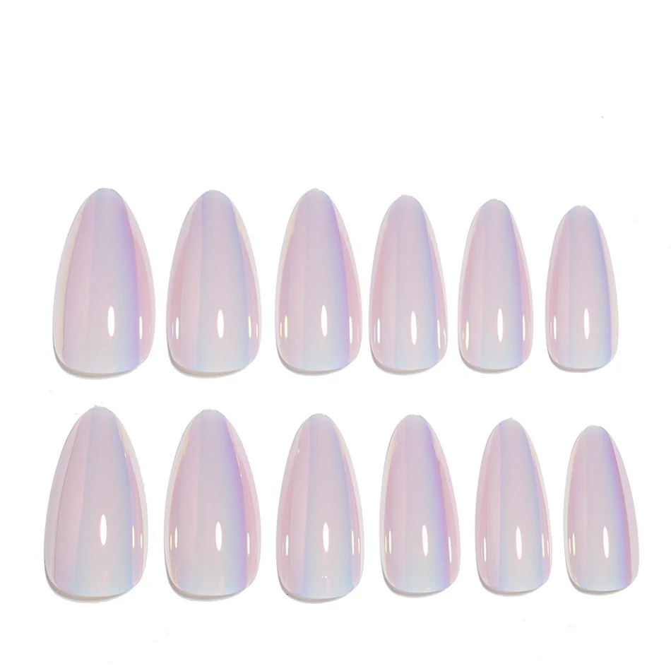 Manucure d'ongles amande électroplaquée rose, style européen et américain, pour un look élégant et une tenue impeccable.
