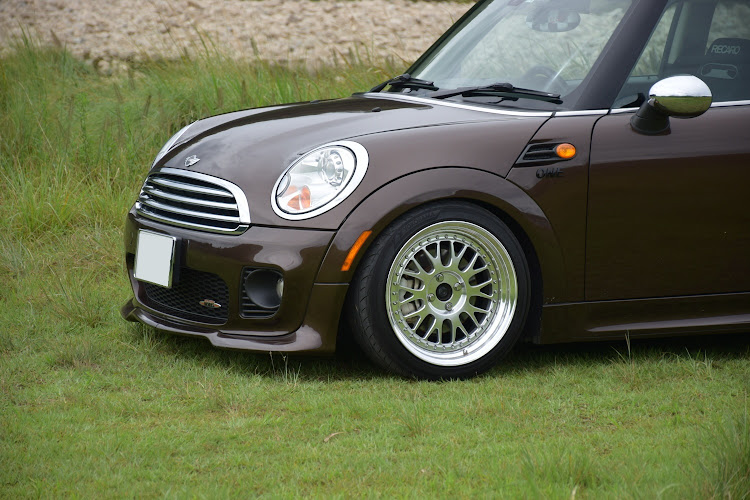 ミニのR56　MINI　ONE・LINK広島・カメ活🎵・ホイールが…に関するカスタム事例の投稿画像6枚目