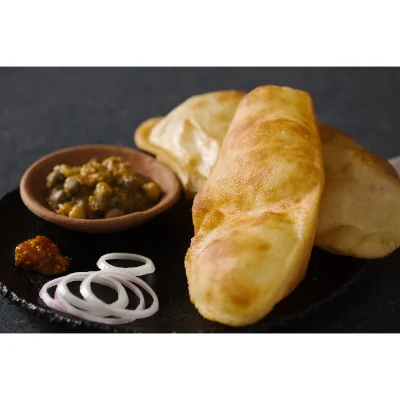 Chole Bhature (2 Pcs)