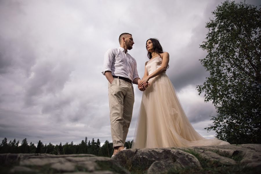 Fotógrafo de casamento Rinat Kuyshin (rinatkuyshin). Foto de 2 de abril 2018