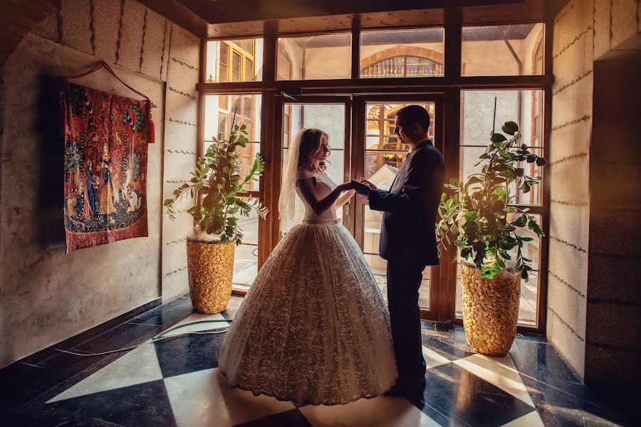 Wedding photographer Elena Uti (utivaleeva). Photo of 15 June 2018