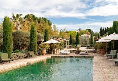 Propriété avec piscine et jardin 3