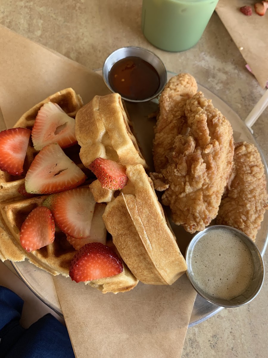 Chicken qnd waffles with a honey hot sauce but not hot at all and a butter maple syrup. Added some strawberries. Tasted amazing