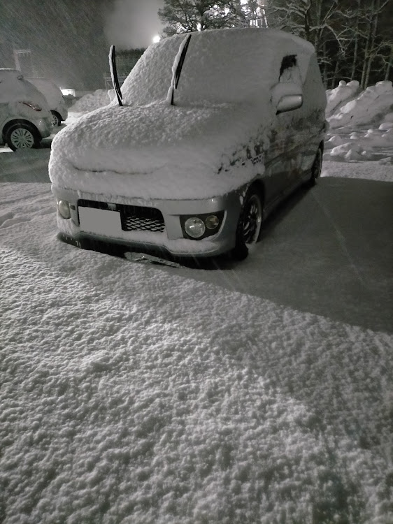 プレオの痛車・ウマ娘・オイル交換・今年最後のオイル交換・雪が積もったに関するカスタム事例の投稿画像1枚目