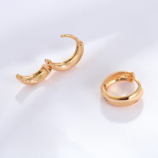Title 2, Fashionable and simple bracelet and circle earr...