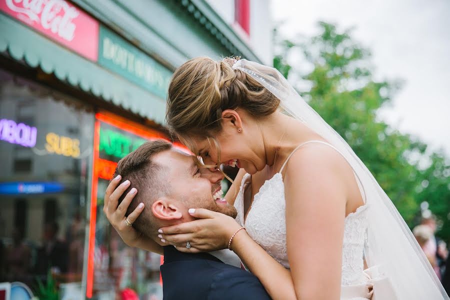 Fotograf ślubny Julie Rosillo (julierosillo). Zdjęcie z 8 września 2019