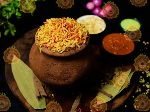 Matki Plain Biryani Served With Gravy Or Raita (Serves 2-3)