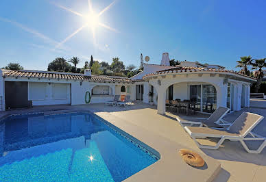 Villa avec piscine en bord de mer 13