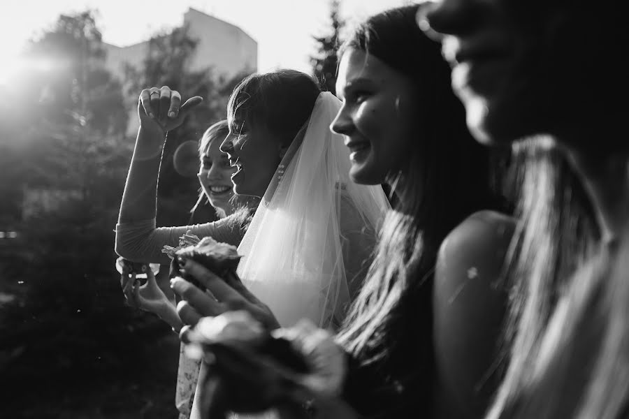 Wedding photographer Anya Smetanina (smetanaana). Photo of 14 February 2018